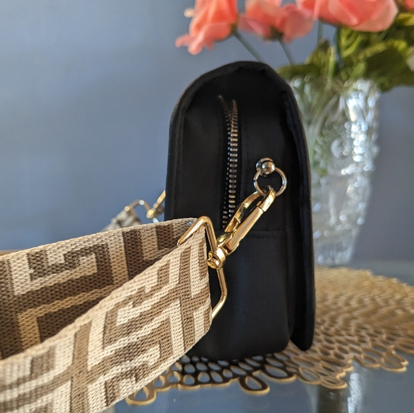 Givenchy - Picture 7 of 10